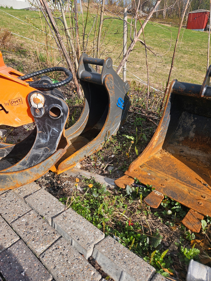 Komatsu PC24MR - Mini excavator: picture 4 Komatsu PC24MR - Mini excavator: picture 4