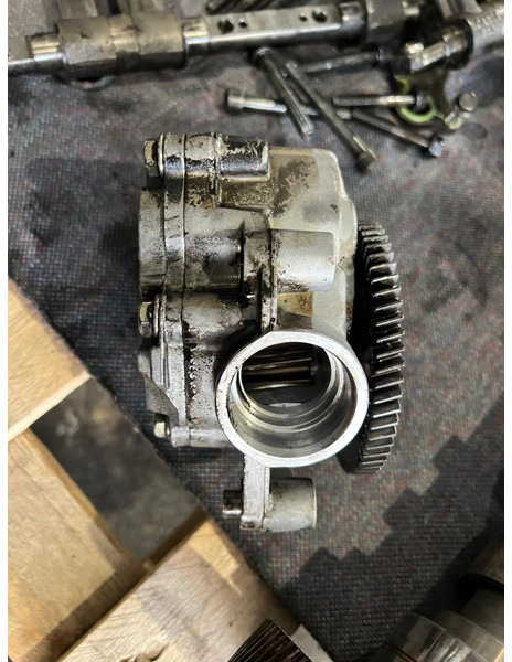 Scania 2092332 - Oil pump: picture 3 Scania 2092332 - Oil pump: picture 3