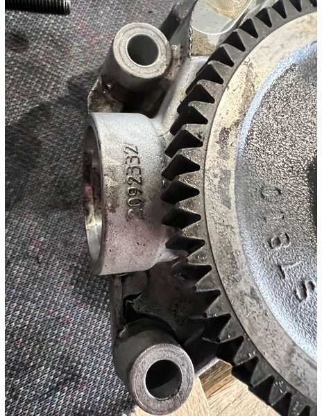 Scania 2092332 - Oil pump: picture 5 Scania 2092332 - Oil pump: picture 5