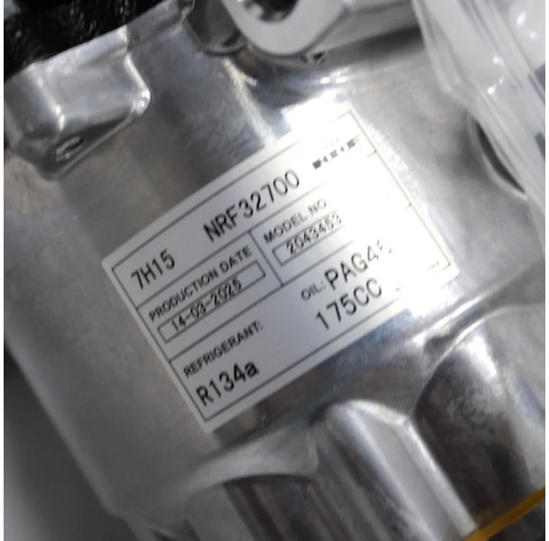 Volvo / Renault Airco Compressor 20587125 | 7482704531 Nieuw! - A/C compressor for Truck: picture 3 Volvo / Renault Airco Compressor 20587125 | 7482704531 Nieuw! - A/C compressor for Truck: picture 3