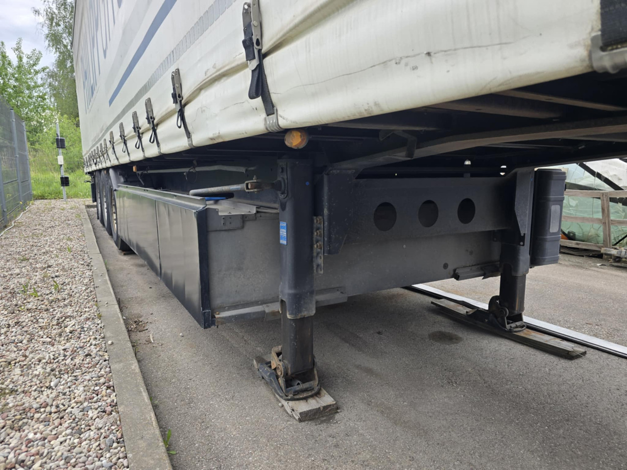 KÖGEL S 24 - Curtainsider semi-trailer: picture 3 KÖGEL S 24 - Curtainsider semi-trailer: picture 3