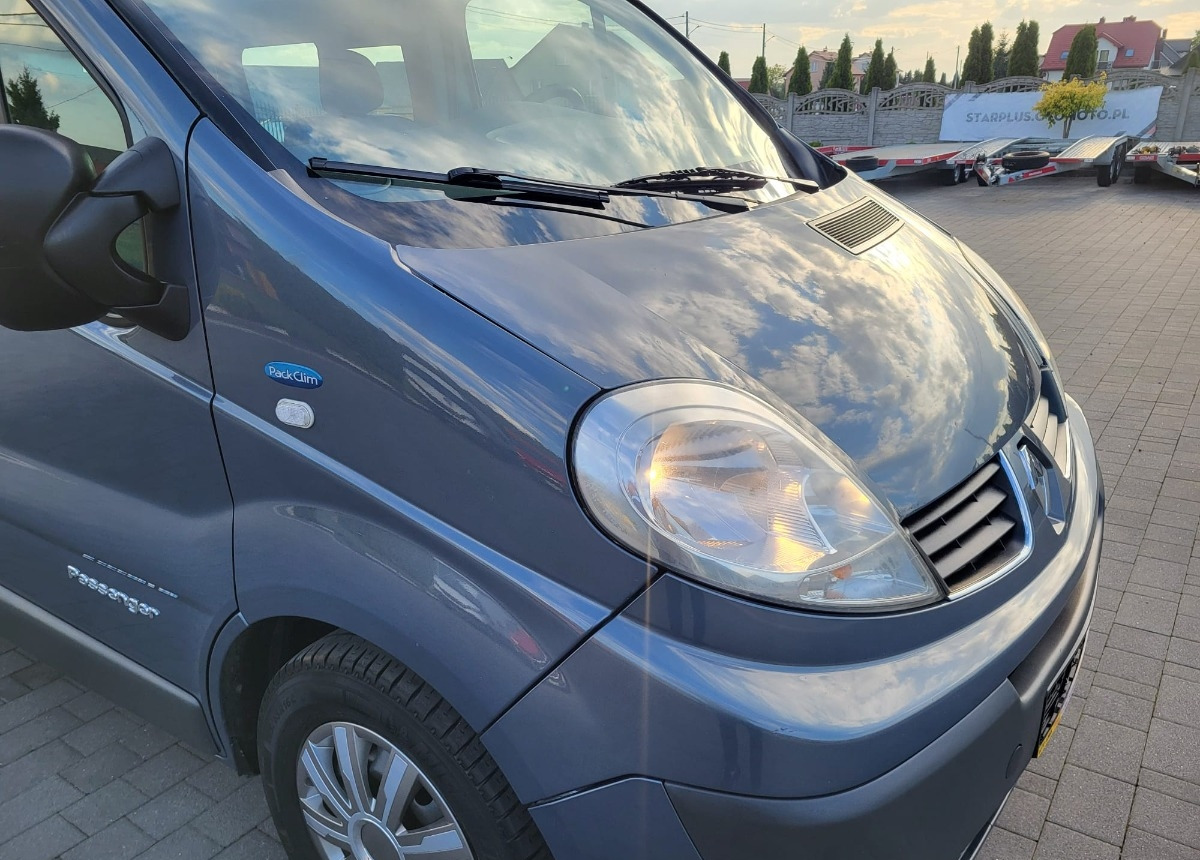 Renault Trafic 9 -osobowy Salon Polska I właściciel Bezwypadkowy Lakier - Minibus, Passenger van: picture 2 Renault Trafic 9 -osobowy Salon Polska I właściciel Bezwypadkowy Lakier - Minibus, Passenger van: picture 2