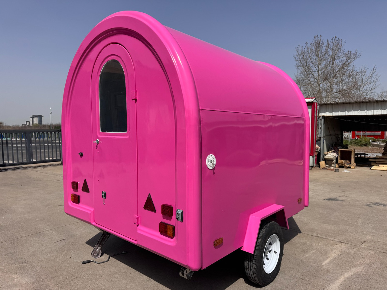 Deli Star Trailers EasyGo 230 Light - EU standards - Vending trailer: picture 1 Deli Star Trailers EasyGo 230 Light - EU standards - Vending trailer: picture 1
