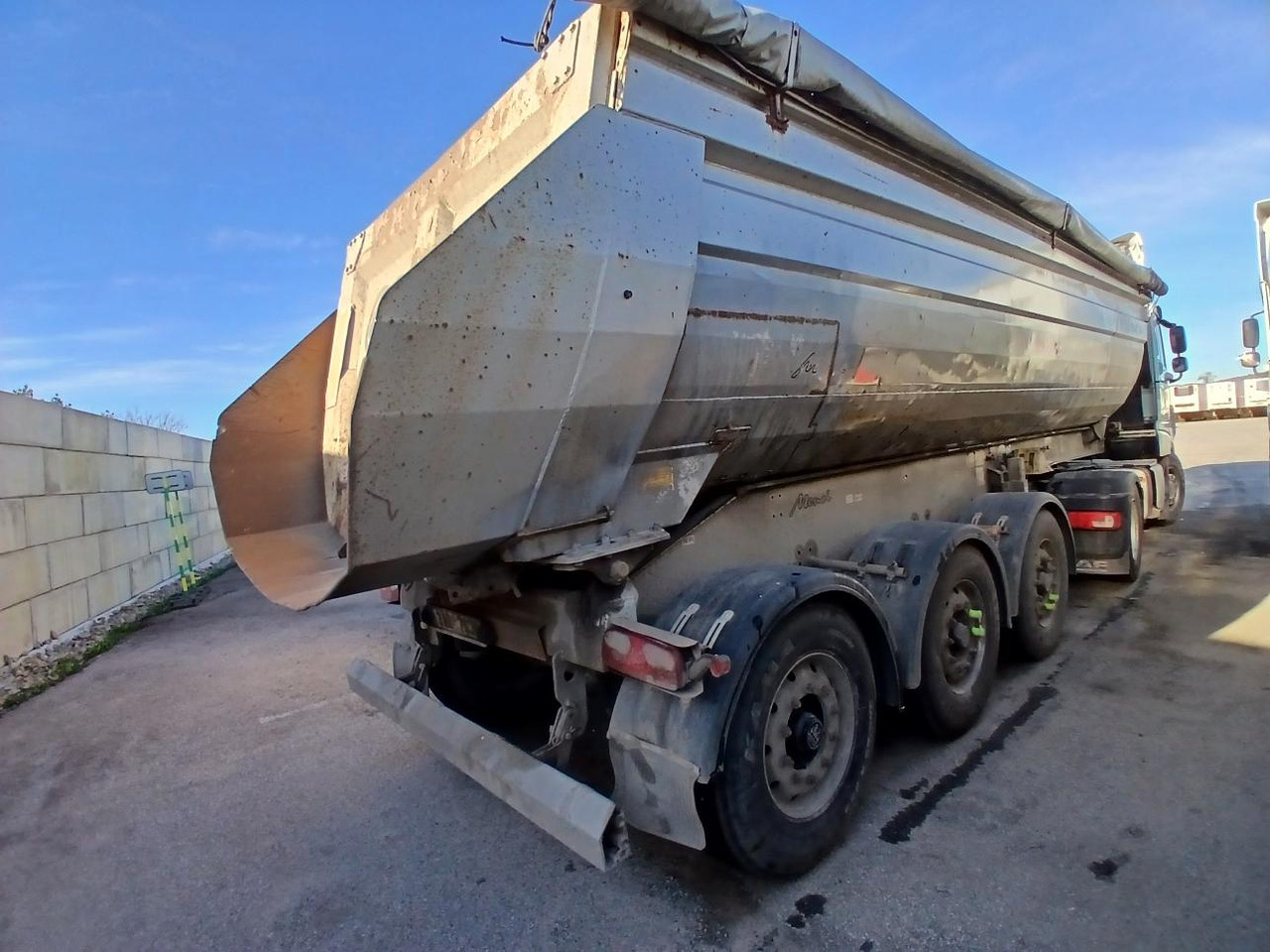 MENCI - Tipper semi-trailer: picture 3 MENCI - Tipper semi-trailer: picture 3