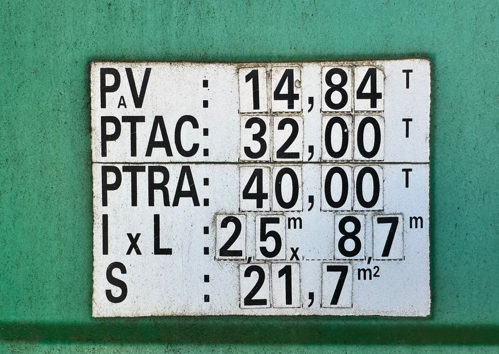 Lease a  Iveco EuroTrakker Iveco EuroTrakker: picture 7