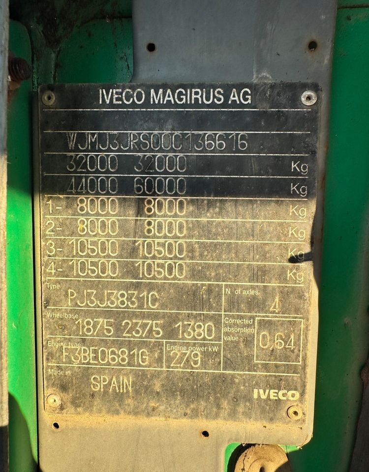 Lease a  Iveco EuroTrakker Iveco EuroTrakker: picture 8