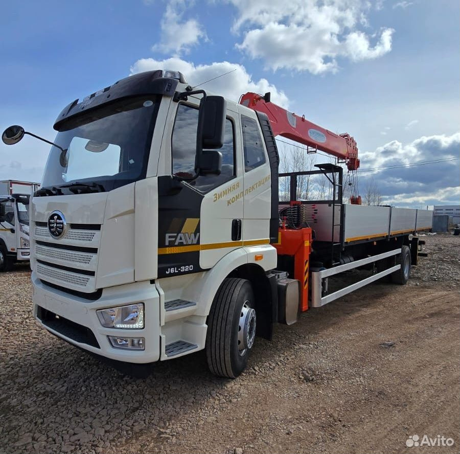 FAW J6L - Dropside/ Flatbed truck, Crane truck: picture 1 FAW J6L - Dropside/ Flatbed truck, Crane truck: picture 1