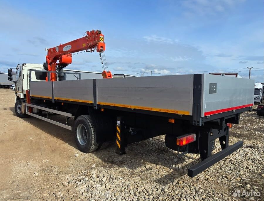 FAW J6L - Dropside/ Flatbed truck, Crane truck: picture 3 FAW J6L - Dropside/ Flatbed truck, Crane truck: picture 3