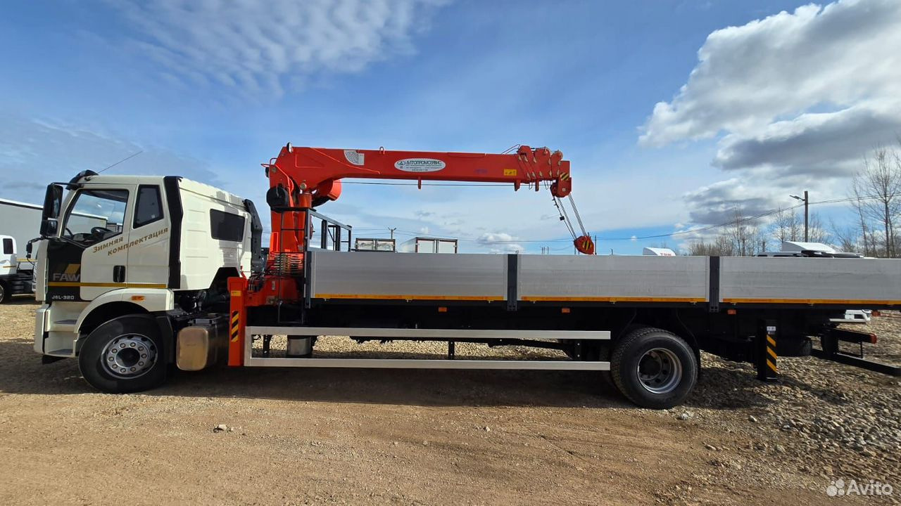FAW J6L - Dropside/ Flatbed truck, Crane truck: picture 2 FAW J6L - Dropside/ Flatbed truck, Crane truck: picture 2