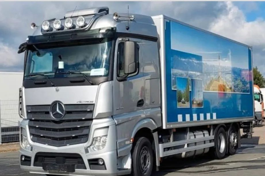 Mercedes-Benz ACTROS 2542 - Box truck: picture 1 Mercedes-Benz ACTROS 2542 - Box truck: picture 1
