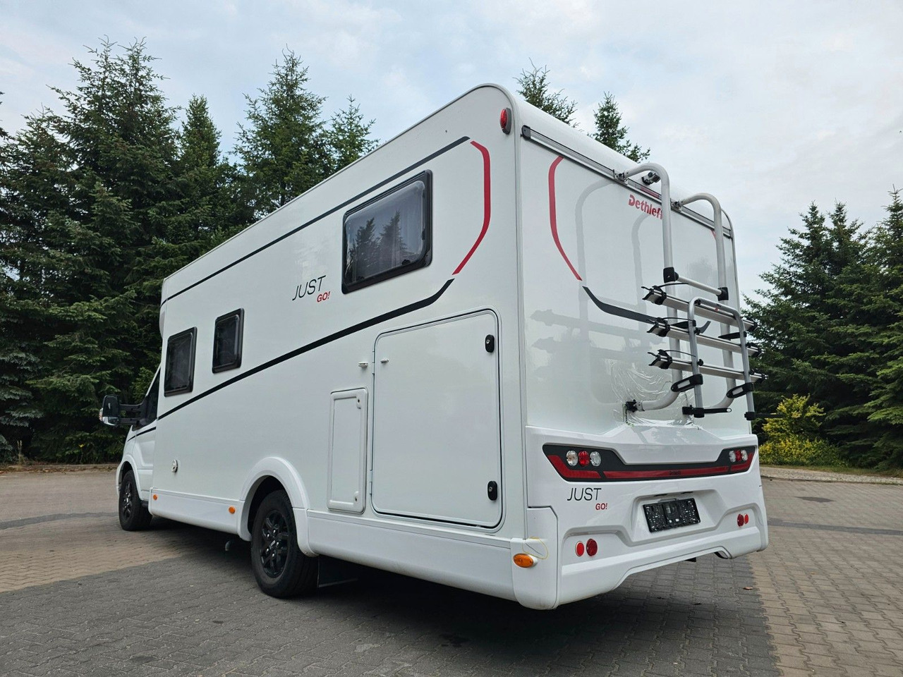 Dethleffs JUST GO T7055 EB Winter 4xBett Elektr.Hubbet - Semi-integrated motorhome: picture 3 Dethleffs JUST GO T7055 EB Winter 4xBett Elektr.Hubbet - Semi-integrated motorhome: picture 3