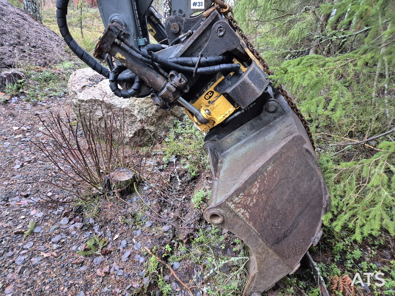 Lännen 8800E Kaivurikuormaaja - Backhoe loader: picture 5 Lännen 8800E Kaivurikuormaaja - Backhoe loader: picture 5