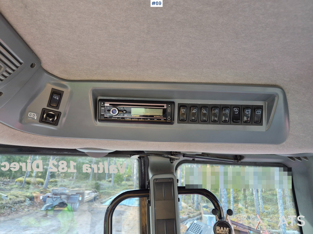 Farm tractor Valtra T182: picture 18