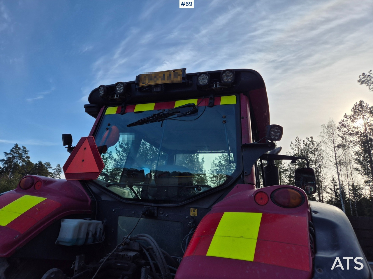 Farm tractor Valtra T182: picture 11