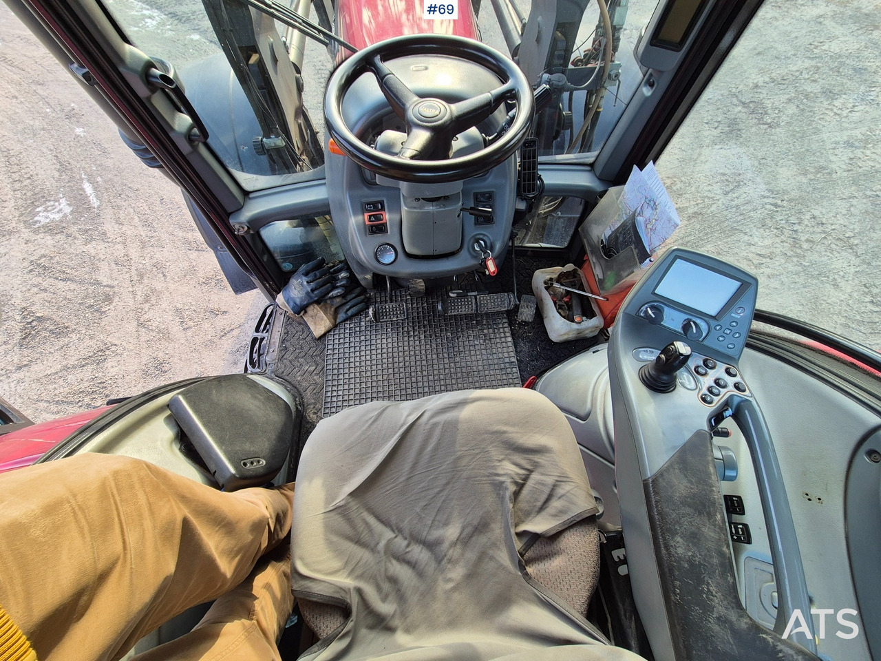 Farm tractor Valtra T182: picture 14