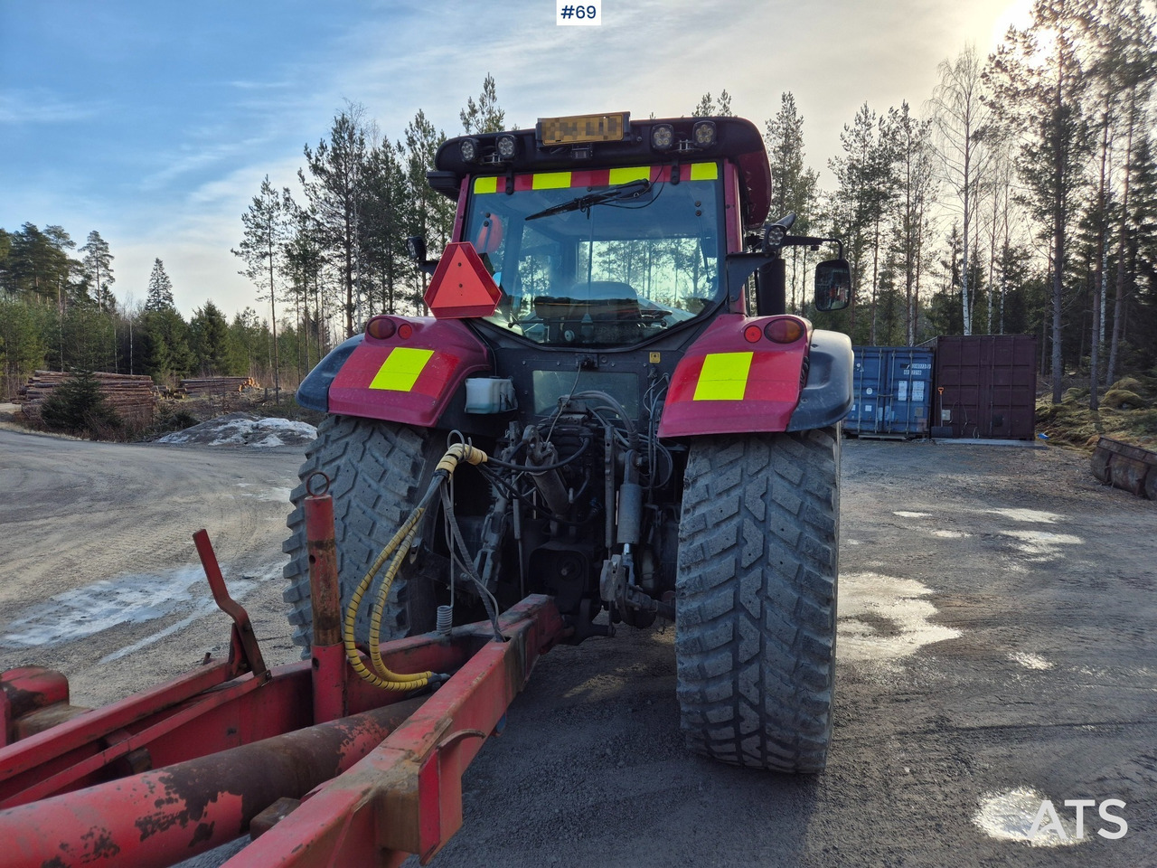 Valtra T182 - Farm tractor: picture 5 Valtra T182 - Farm tractor: picture 5
