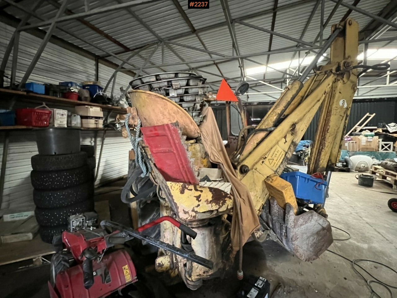 Backhoe loader Backhoe loader- MASSEY-FERGUSON 203: picture 8