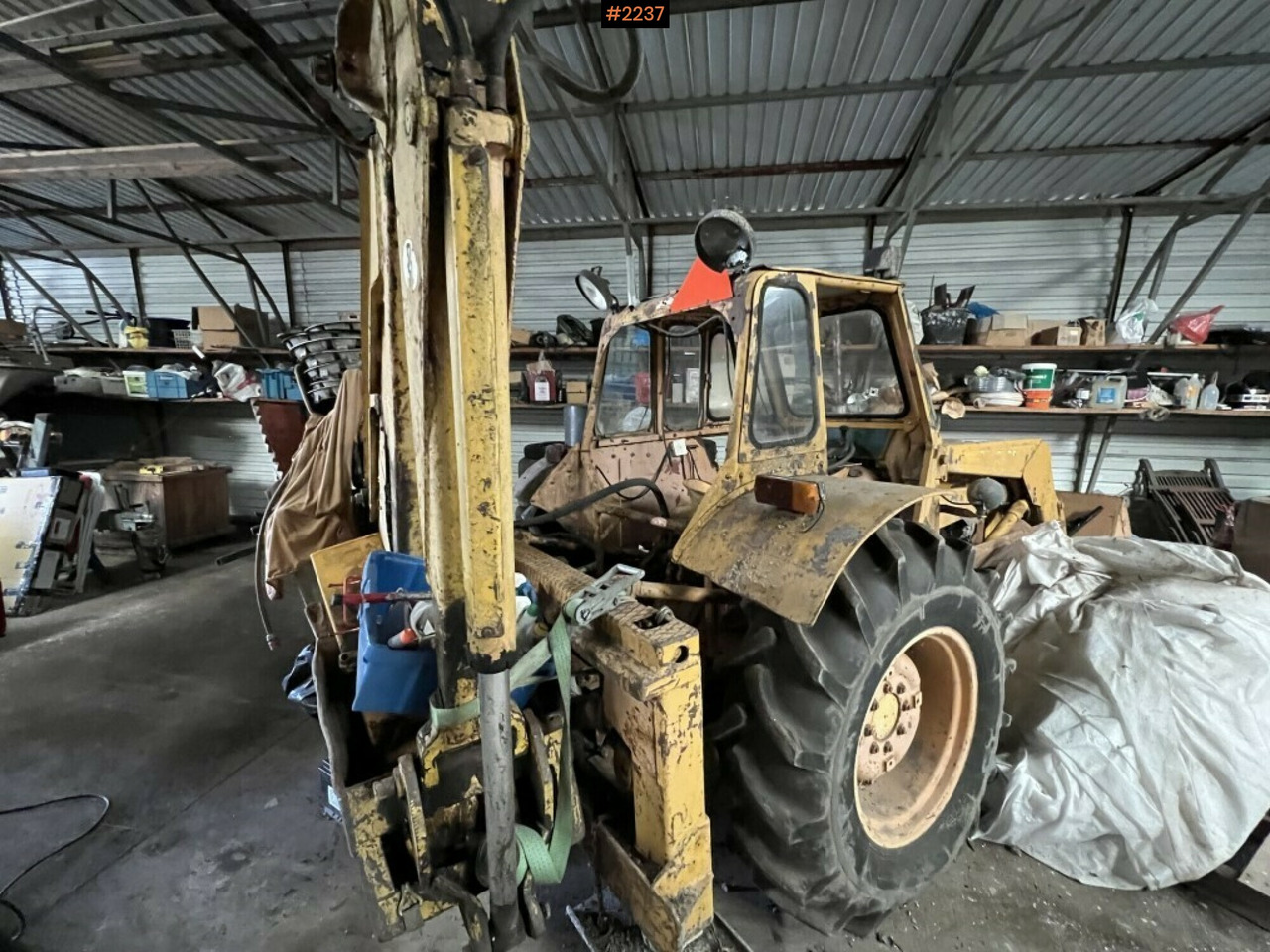 Backhoe loader- MASSEY-FERGUSON 203 - Backhoe loader: picture 2 Backhoe loader- MASSEY-FERGUSON 203 - Backhoe loader: picture 2