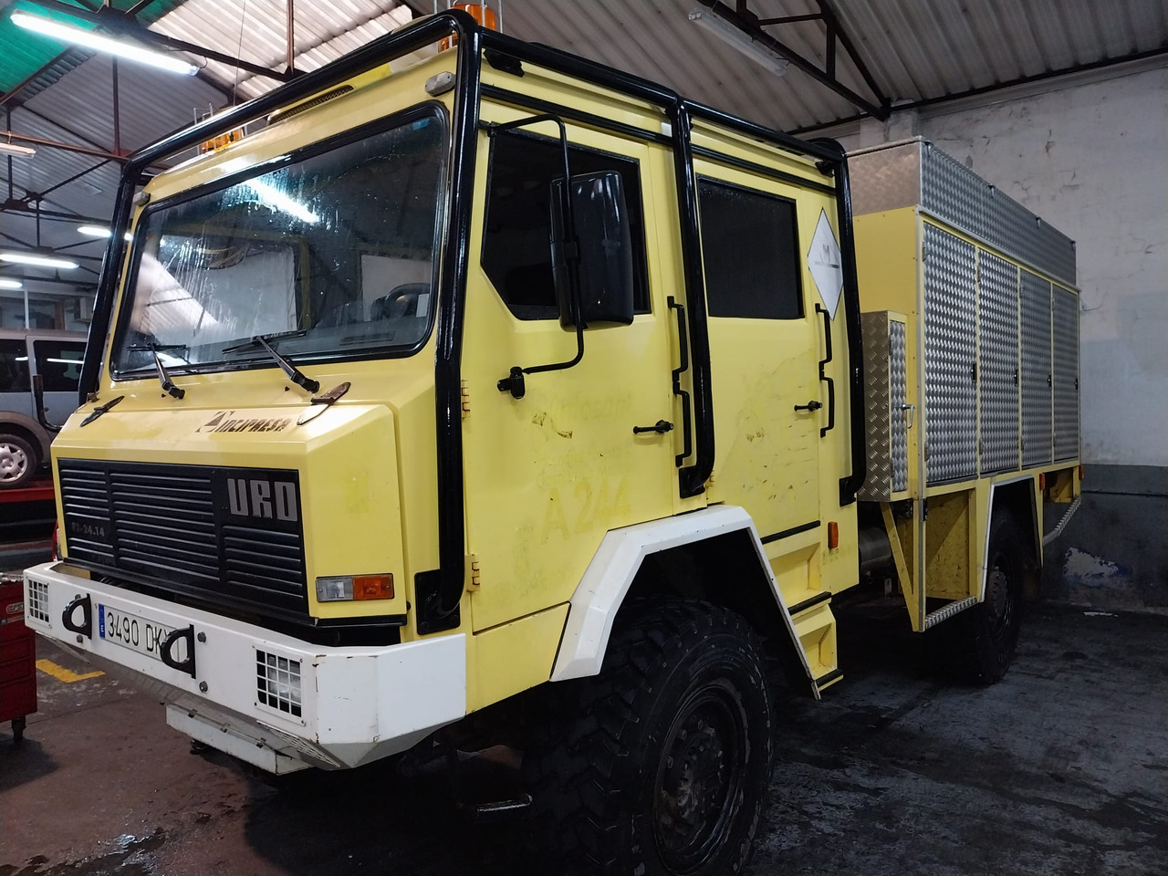 URO-IVECO TT URO F3-24 - Fire truck: picture 1 URO-IVECO TT URO F3-24 - Fire truck: picture 1