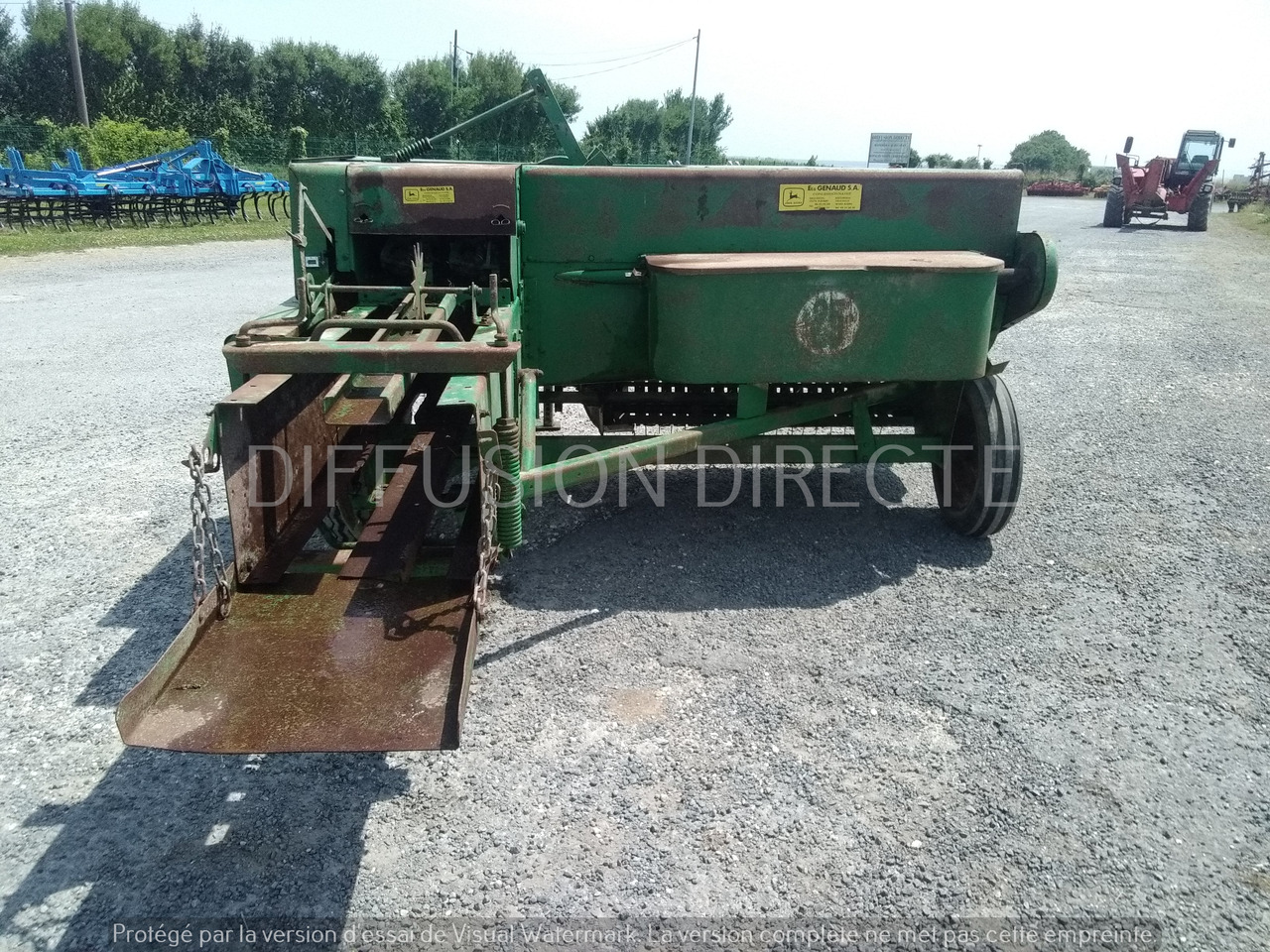 JOHN DEERE PRESSE MOYENNE DENSITE 332 - Round baler: picture 3 JOHN DEERE PRESSE MOYENNE DENSITE 332 - Round baler: picture 3