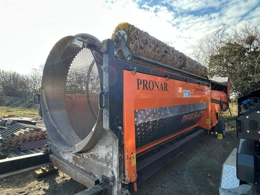 Screener Pronar 18.47-1: picture 1