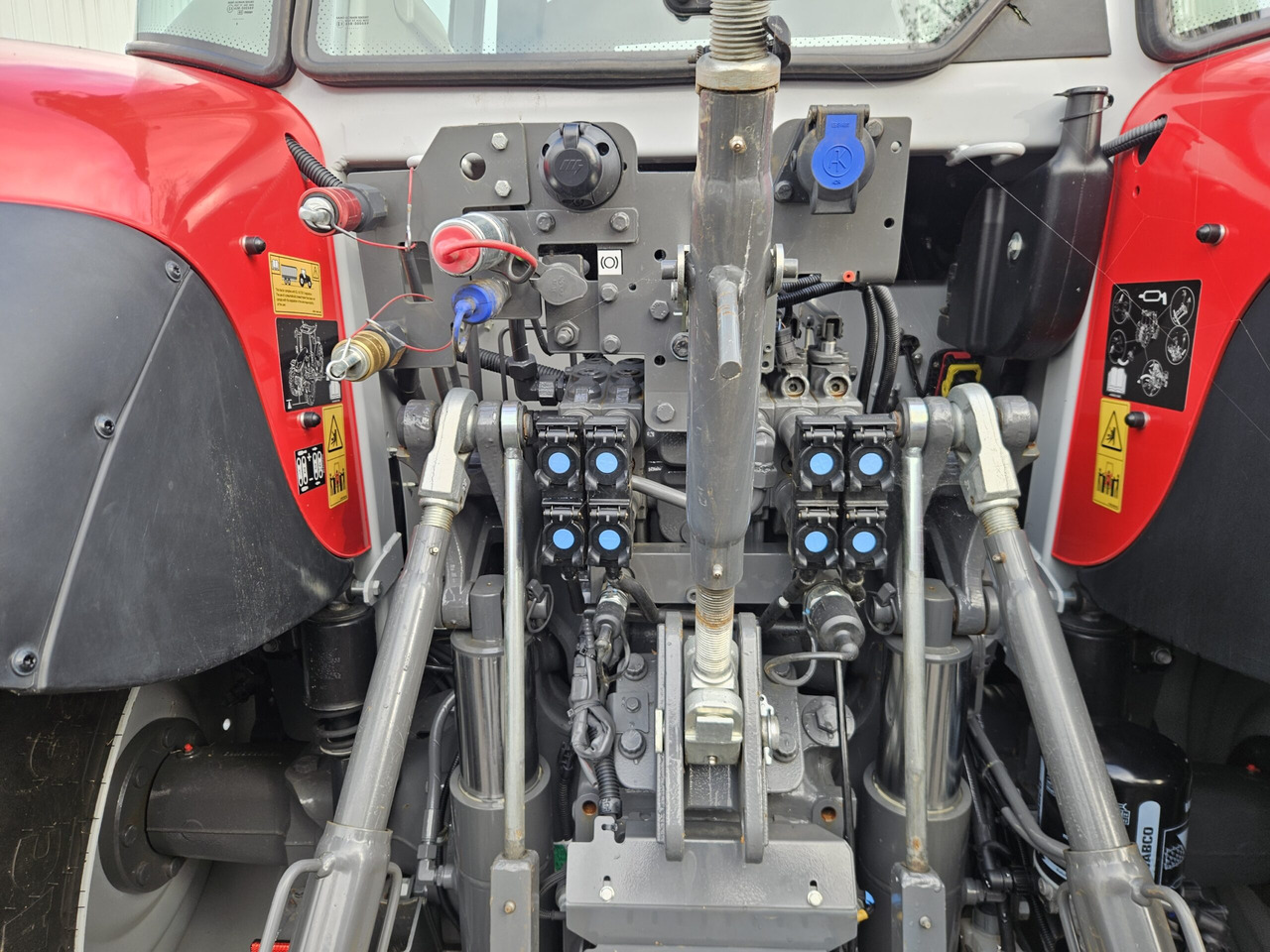 2023 MF 5S.135 only 405 Hrs - Farm tractor: picture 5 2023 MF 5S.135 only 405 Hrs - Farm tractor: picture 5