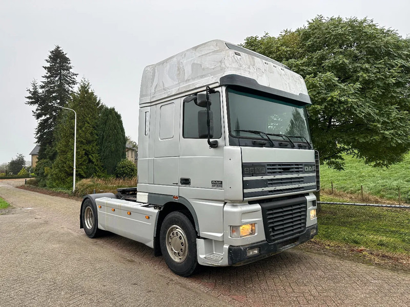 DAF XF 530 4X2 Manual EUR3 LOW KM - Tractor unit: picture 5 DAF XF 530 4X2 Manual EUR3 LOW KM - Tractor unit: picture 5