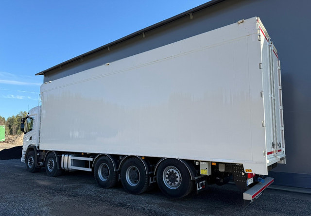 Scania G540 10x4 - Box truck: picture 4 Scania G540 10x4 - Box truck: picture 4