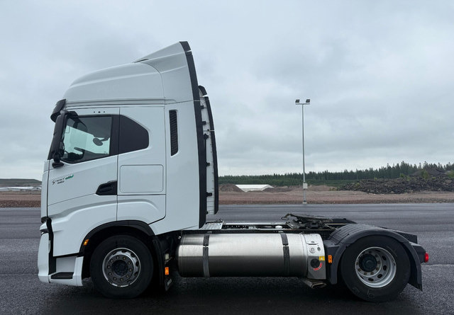 Iveco S-Way 460 4x2 LNG / LBG - Tractor unit: picture 2 Iveco S-Way 460 4x2 LNG / LBG - Tractor unit: picture 2