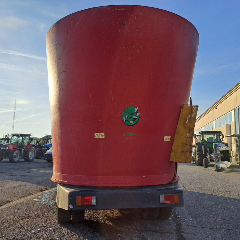 CARRO MISCELATORE SEMOVENTE AGM MIRAGE 200 - Forage mixer wagon: picture 5 CARRO MISCELATORE SEMOVENTE AGM MIRAGE 200 - Forage mixer wagon: picture 5