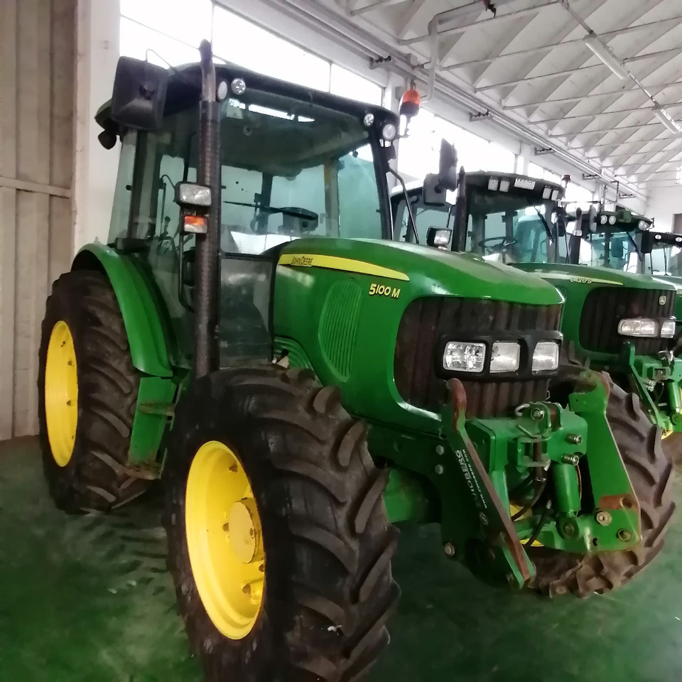 JOHN DEERE 5070 M - Farm tractor: picture 3 JOHN DEERE 5070 M - Farm tractor: picture 3