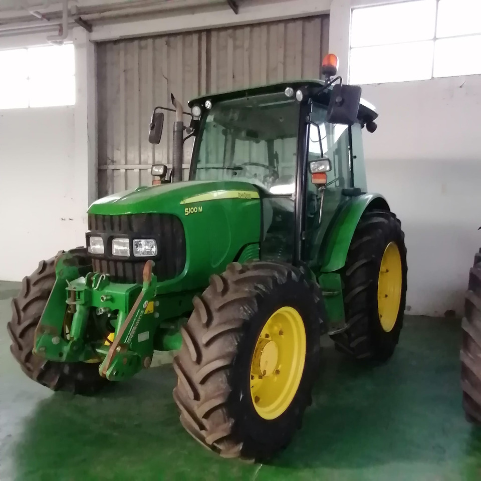 JOHN DEERE 5070 M - Farm tractor: picture 1 JOHN DEERE 5070 M - Farm tractor: picture 1