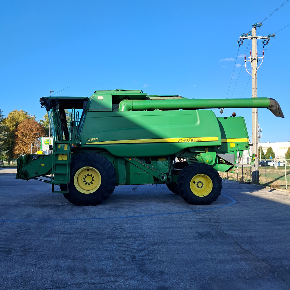 JOHN DEERE C670 - Combine harvester: picture 3 JOHN DEERE C670 - Combine harvester: picture 3