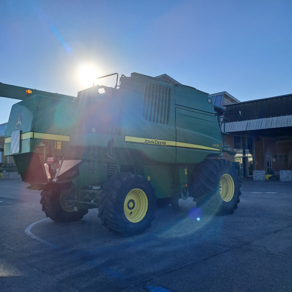 JOHN DEERE C670 - Combine harvester: picture 5 JOHN DEERE C670 - Combine harvester: picture 5