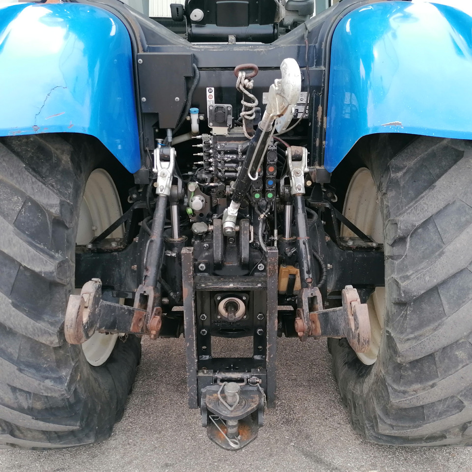 NEW HOLLAND 6090 - Farm tractor: picture 4 NEW HOLLAND 6090 - Farm tractor: picture 4