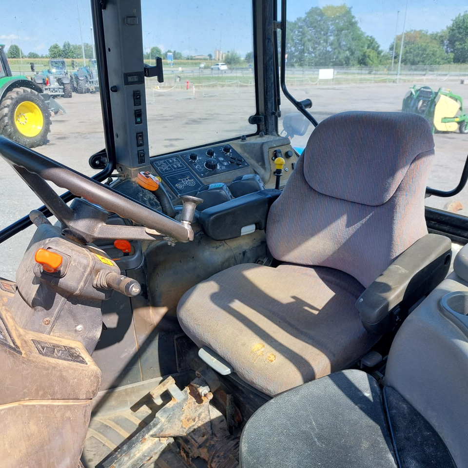 NEW HOLLAND TM 190 - Farm tractor: picture 2 NEW HOLLAND TM 190 - Farm tractor: picture 2