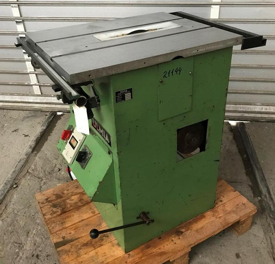 Präzisions-Holzkreissäge ULMIA - Woodworking machinery: picture 2 Präzisions-Holzkreissäge ULMIA - Woodworking machinery: picture 2