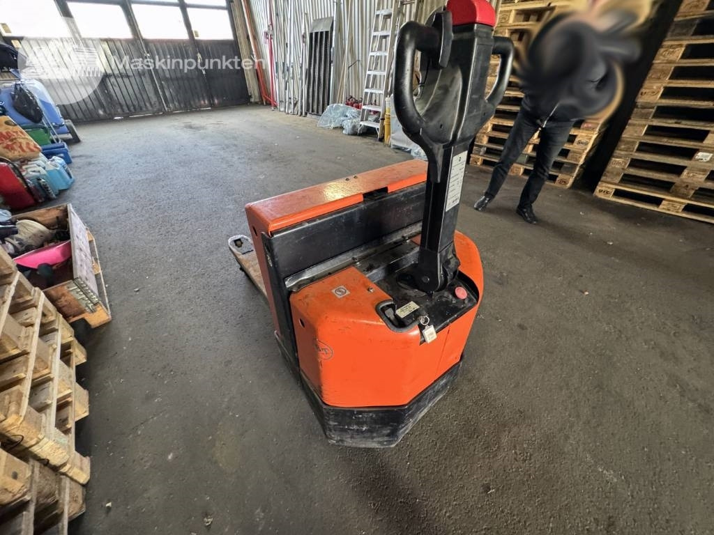 BT LWE 180 - Pallet truck: picture 4 BT LWE 180 - Pallet truck: picture 4