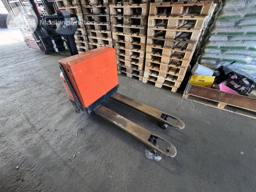 BT LWE 180 - Pallet truck: picture 2 BT LWE 180 - Pallet truck: picture 2