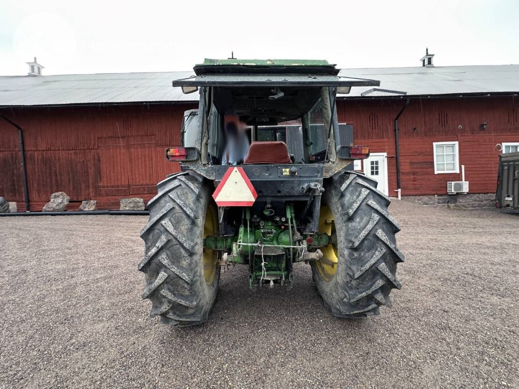 John Deere 2140 - Farm tractor: picture 5 John Deere 2140 - Farm tractor: picture 5