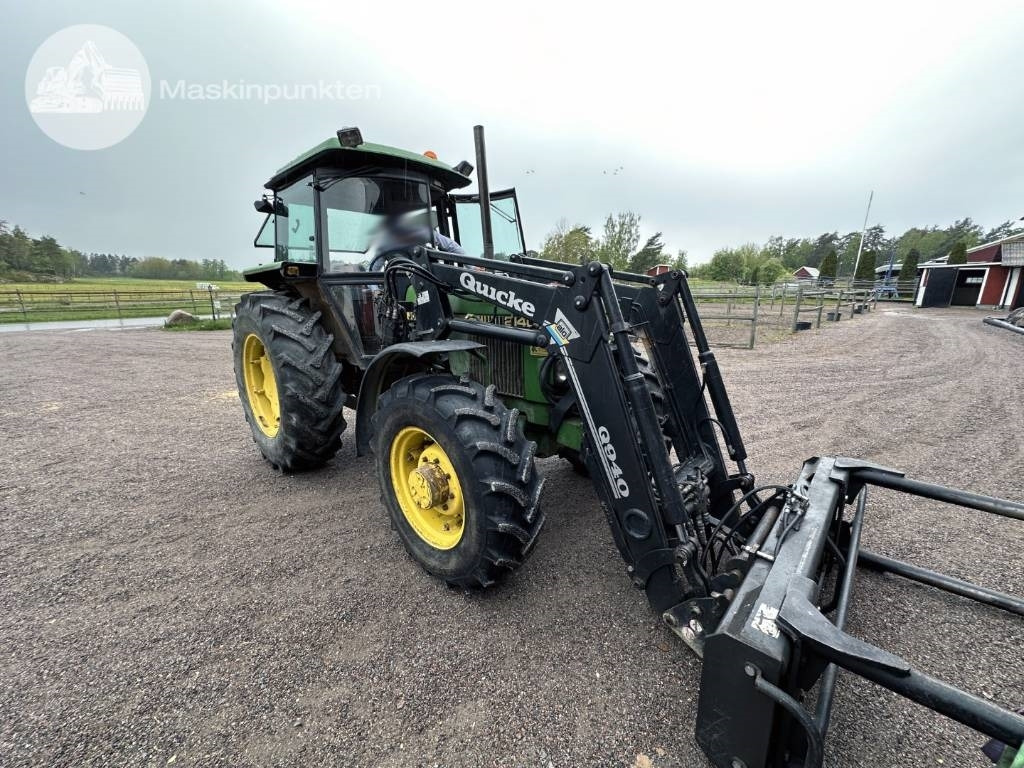 John Deere 2140 - Farm tractor: picture 2 John Deere 2140 - Farm tractor: picture 2