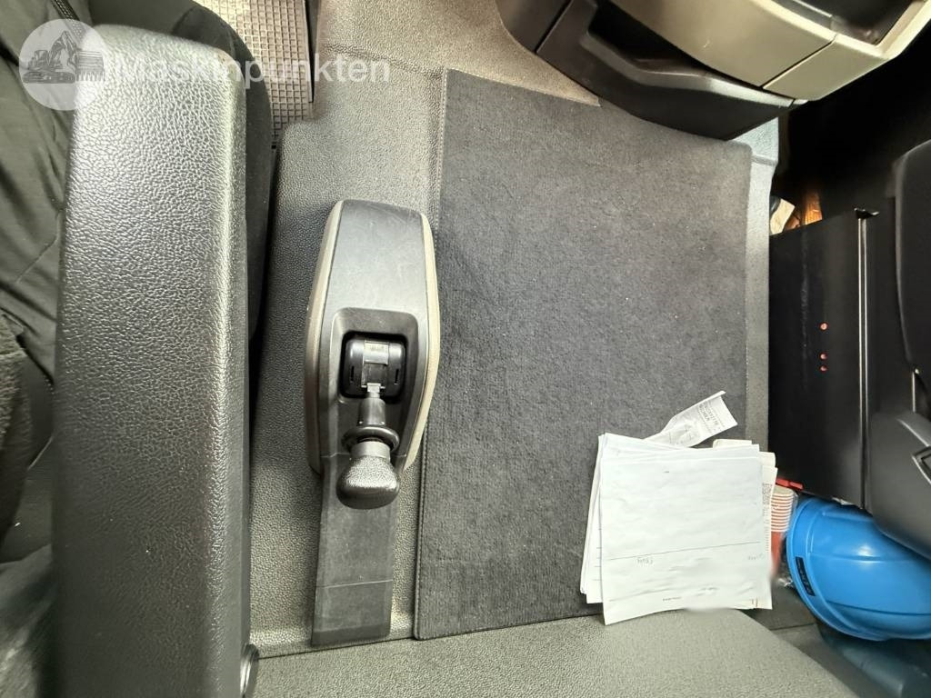 Lease a MAN TGS 26.360  MAN TGS 26.360: picture 30