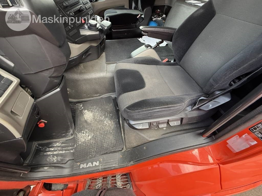 Lease a MAN TGS 26.360  MAN TGS 26.360: picture 13