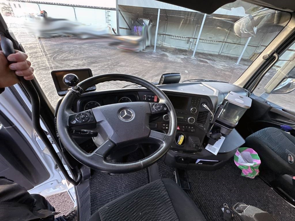 Hook lift truck Mercedes-Benz Arocs 3251: picture 22