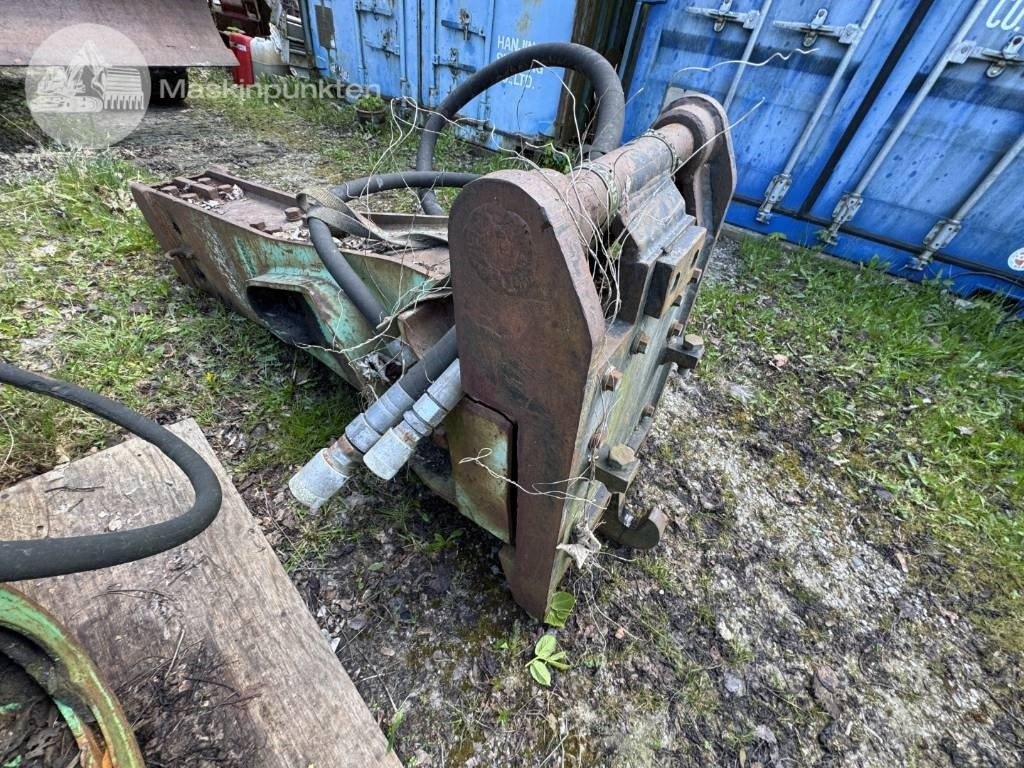 Montrabert 900 Metro Silenci - Hydraulic hammer for Construction machinery: picture 3 Montrabert 900 Metro Silenci - Hydraulic hammer for Construction machinery: picture 3
