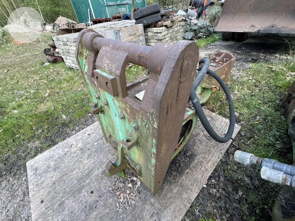 Montrabert 900 Metro Silenci - Hydraulic hammer for Construction machinery: picture 2 Montrabert 900 Metro Silenci - Hydraulic hammer for Construction machinery: picture 2