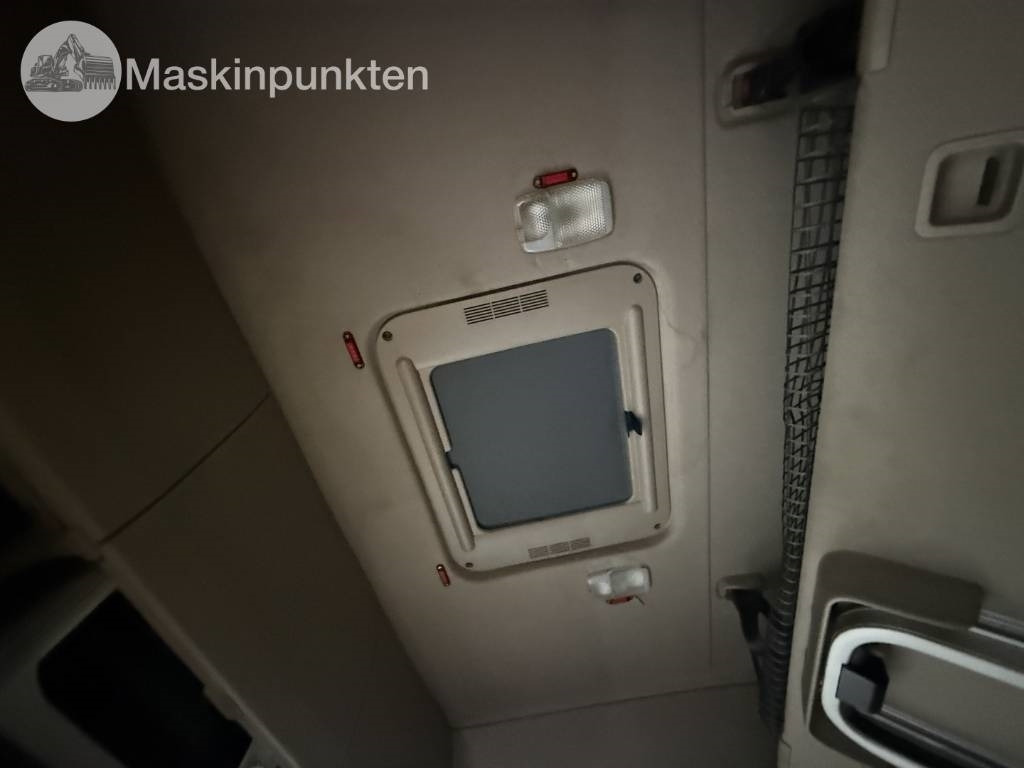 Tractor unit Scania R 520: picture 22