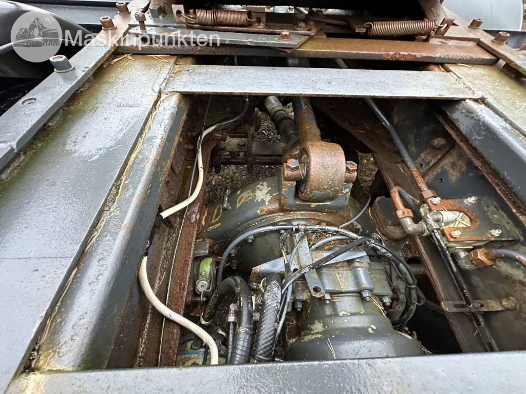 Tractor unit Scania T 143 H: picture 43