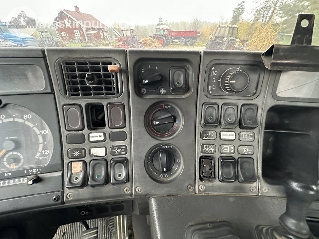 Tractor unit Scania T 143 H: picture 19