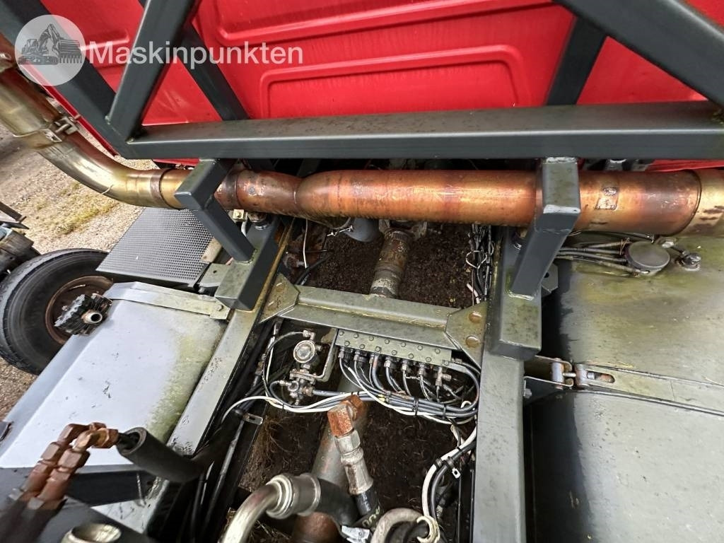 Tractor unit Scania T 143 H: picture 38